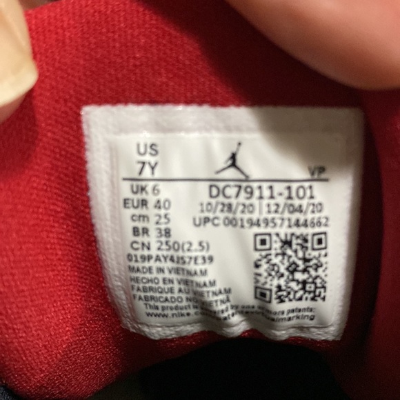 JORDAN PRO STRONG GS CHICAGO SIZE 7Y COLOR WHITE & RED GREAT CONDITION ✨ - Picture 7 of 8